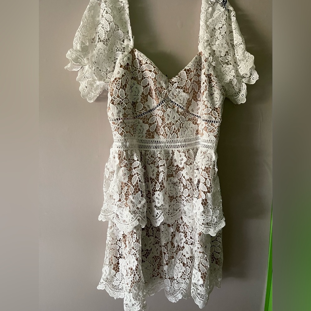 NWT Boo hoo plus size white dress size 24 beautiful